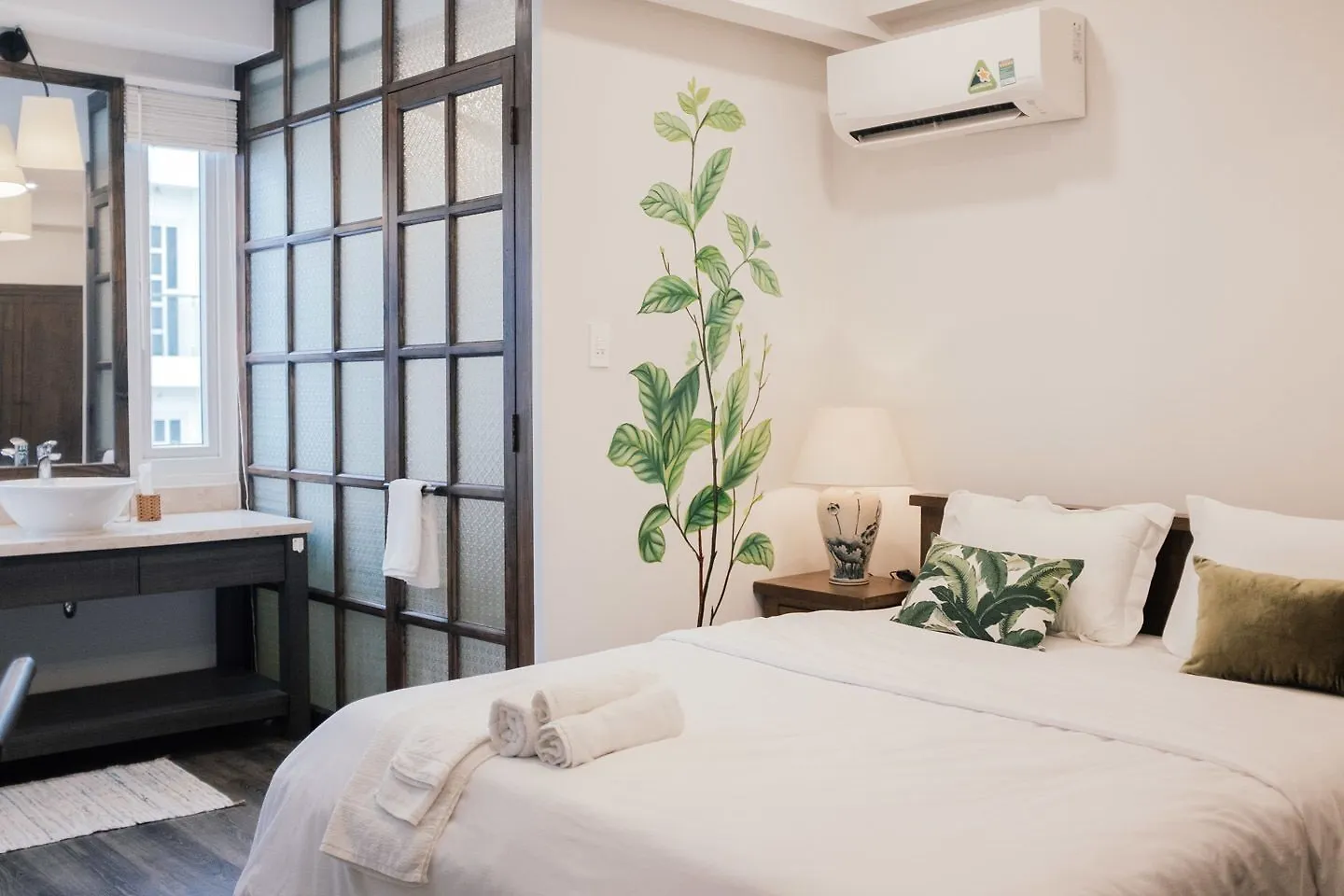 ***  The Calmette 1950S Hotel Ho Chi Minh City Vietnam